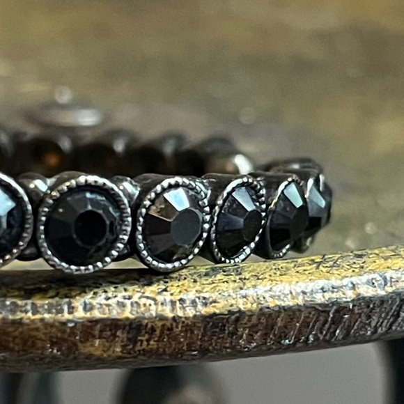 Monet, Black Rhinestones, set in Black Metal, Open Bracelet./Clip earrings - Picture 6 of 13